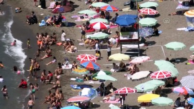 cankurtaran - Zonguldak'ta sıcaktan bunalanlar plajları doldurdu Videosu