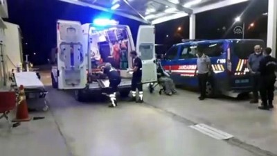 oglan - Adana'da otomobil elektrik direğine çarptı: 6 yaralı Videosu