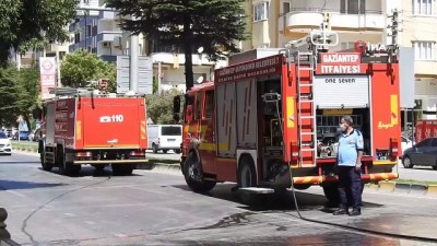 benzin pompasi -  Gaziantep’te seyir halindeki araç alev aldı Videosu
