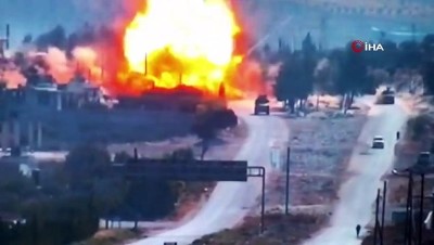 patlama ani -  - M4 karayolunda Rus araçlarının geçişi sırasında bombalı saldırı
- 3 Rus asker yaralandı Videosu