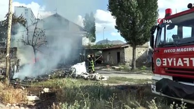 mustakil ev -  Müstakil evden yükselen alevler, itfaiye ekiplerini harekete geçirdi Videosu