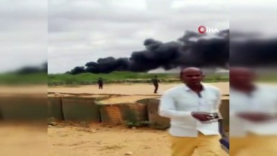 gida yardimi -  - Somali'de yardım taşıyan kargo uçağı düştü Videosu