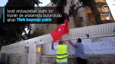 kudus - Türkiye Başkonsolosluğu önünde Türk bayrağı yaktılar Videosu