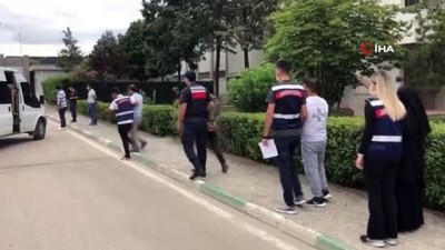 safak vakti -  Bursa'da şafak vakti DEAŞ operasyonu: 1'i kadın 4 kişi gözaltında Videosu