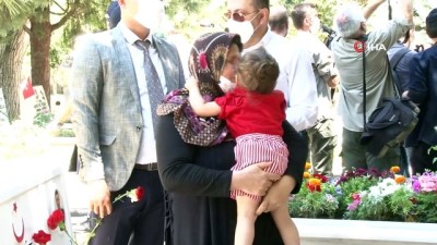 mezar tasi -  Konya'da 15 Temmuz etkinliklerinde şehitler anıldı Videosu