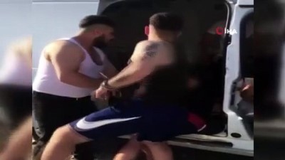 harac cetesi -  Esenyurt’ta haraç çetesi çökertildi...Adamı önce dövdüler, sonra dayak videosunu sosyal medyada paylaştılar Videosu