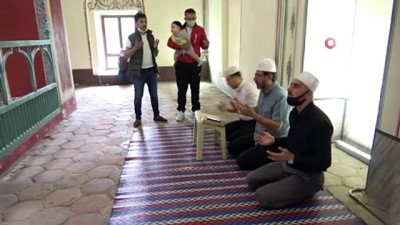  Fatih Sultan Mehmet'in babasına dua ettiler, Ayasofya'da namaz kılmak için Bursa'dan yürüyerek yola çıktılar Videosu