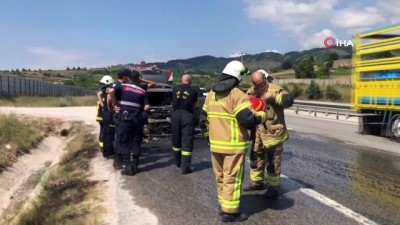 emniyet seridi -  Seyir halindeki otomobil alev alev yandı Videosu