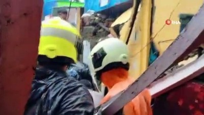 siddetli yagis -  - Hindistan’da 2 bina çöktü: 8 ölü Videosu