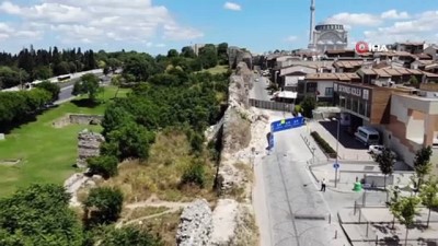 tarihi surlar -  İstanbul surları çöküyor...Karagümrük'te çöken sur etrafa tehlike saçıyor Videosu