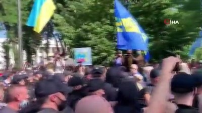 kanun teklifi -  - Ukrayna'da Rusça diline yönelik hazırlanan kanun teklifi protesto edildi Videosu