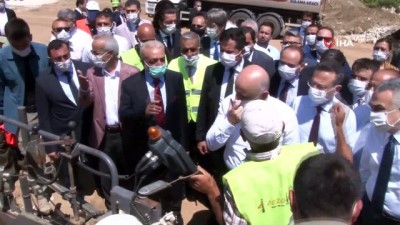  Bakan Karaismailoğlu Selçuk-Ortaklar Şantiyesini ziyaret etti