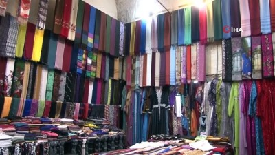  Şanlıurfa’da çarşı pazarlar boş