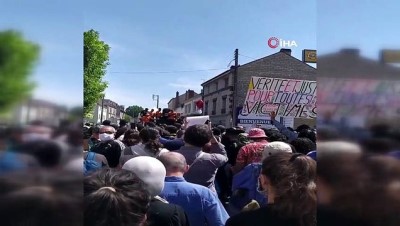 polis siddeti -  - Fransa’da ırkçılık karşıtı protestolarda “Fatiha” okundu Videosu