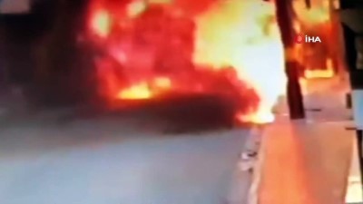 kamera -  Mardin'de yanan trafoda alevlerin otomobile sıçradığı anlar güvenlik kamerasına yansıdı Videosu