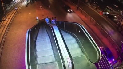 yuruyen merdiven -  Yürüyen merdivenlerin çalışmamasının nedenini güvenlik kameraları ortaya çıkarttı Videosu