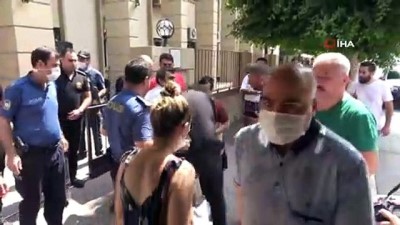 silahli kavga -  Adana Adliyesi'nde silahlı kavga: 5 yaralı Videosu