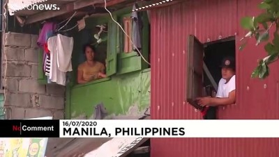 euronews - Filipinler'de polis, karantina yasağını uygulamak için sokaklarda Videosu