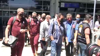 takim otobusu - Galatasaray kafilesi Antalya'ya geldi Videosu