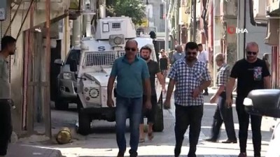 silahli kavga -  Nişan atma olayı kanlı bitince polis sokakta güvenlik önlemi aldı Videosu