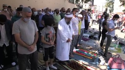 Ayasofya'ya Cuma namazına gelen vatandaşlar tüm alanları doldurdu - Gülhane - İSTANBUL