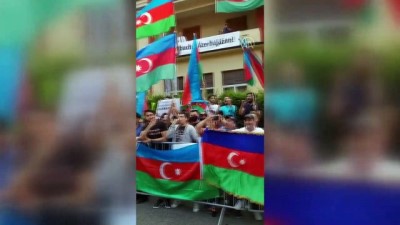 Çekya’da Azerbaycan ve Türkiye Türklerinden Ermenilere karşı protesto - PRAG