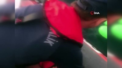  Denizde yorgun düşen 3 kişi ekipler tarafından kurtarıldı