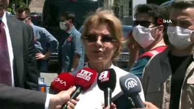 son soz -  Eski başbakan Tansu Çiller, Ayasofya Camii'ne geldi Videosu