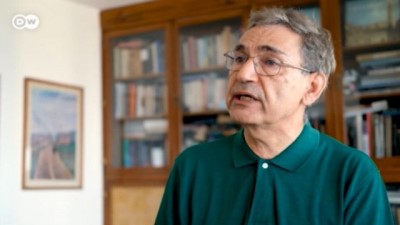 Pamuk: “Bu ‘Kemal Atatürk'ün laikliğine artık saygı duymuyoruz’ demek”