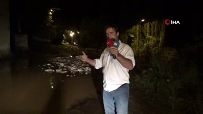 secim sureci -  İspir’de etkili olan sel yolları kapattı, araçlar mahsur kaldı Videosu