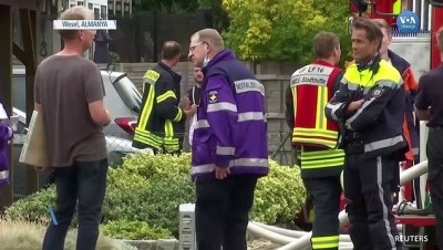 Almanya'da Küçük Uçak Binaya Düştü