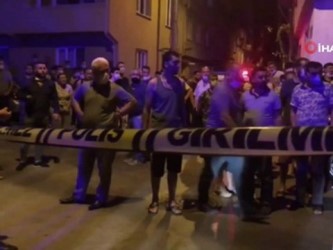 silahli kavga -  Evlatlık kızının beraber yaşadığı genci ve babasını vuran şahıs tutuklandı Videosu