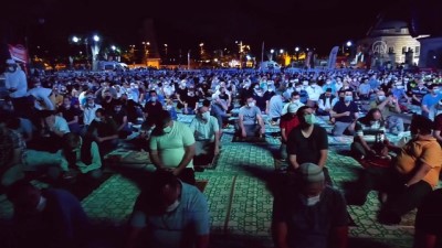 isaf - Vali Yerlikaya ile Fatih Belediye Başkanı Turan'dan, Ayasofya-i Kebir Camii'ne gelenlere çorba ikramı - İSTANBUL Videosu