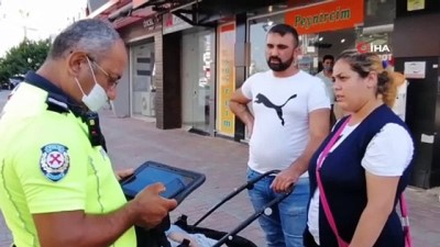 trafik polisi -  Bebekle duygu sömürüsü polise takıldı Videosu