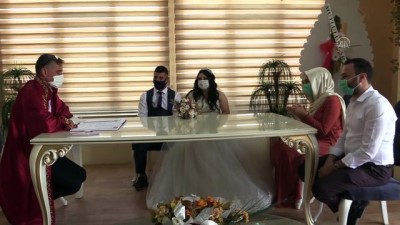 nikah salonu - Hayırsever esnaf sayesinde gelinlik hayaline 3 yıl sonra kavuştu - SİİRT Videosu