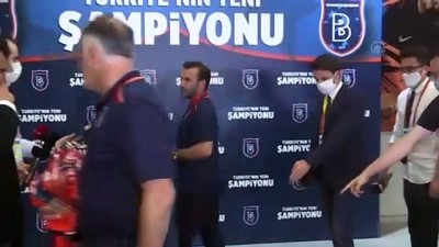 kupa toreni - Medipol Başakşehir'in şampiyonluğu - Teknik direktör Okan Buruk - İSTANBUL Videosu