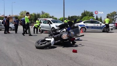 trafik polisi -  Otomobil ile motosiklet çarpıştı: 1 polis yaralı Videosu