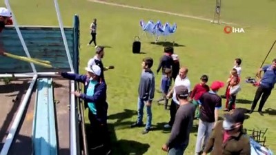 badminton - Spor salonunu bulutların üzerine taşıdılar Videosu