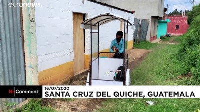 euro - Covid-19: Guatemalalı öğretmen 3 tekerlekli sınıfla okulu öğrencilerine taşıyor Videosu