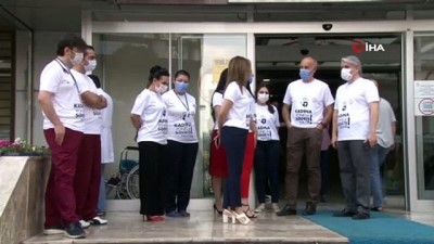 siddete hayir -  Sağlık çalışanlarından kadına şiddete tişörtlü tepki Videosu