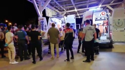 silahli kavga -  Yol verme tartışmasında 2 kardeş hayatını kaybetti, 4 kişi yaralandı Videosu