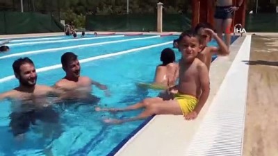 yuzme -  Çiftçi çocukları ilk kez havuzla buluştu Videosu