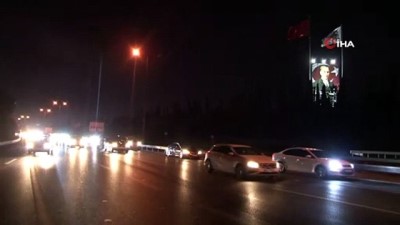 ucretsiz gecis -  İstanbul'da bayram trafiği devam ediyor Videosu