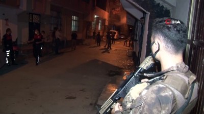 ozel harekat polisleri -  Adana’da bir eve bilye ile güçlendirilmiş EYP atıldı Videosu