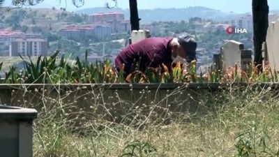 yasaklar -  Bayramda bazı yasakların olduğu Karabük'te mezarlıklara giden vatandaşlar sosyal mesafe ve alınan tedbirlere uydu Videosu