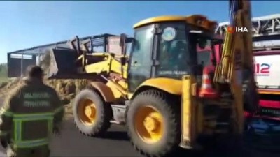  Seyir halindeki tırda samanlar tutuştu