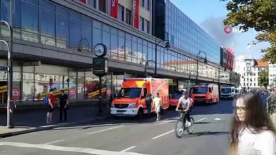  - Berlin’de bankaya “biber gazlı” saldırı
- Maskeli soyguncular AVM içerisinde bulunan banka şubesine biber gazıyla saldırdı