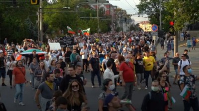 Bulgarlar “oligark mafya çetesi“ hükümetine karşı sokaklarda