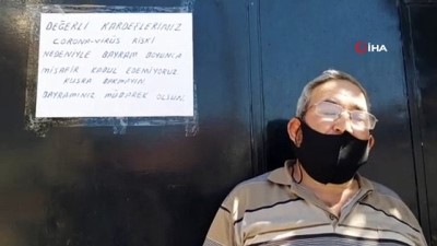  Evinin kapısına astığı yazıyla misafirleri geri çevirdi