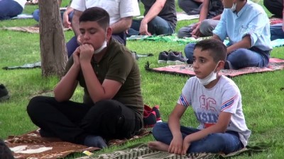 Şanlıurfa'da Kurban Bayramı namazı